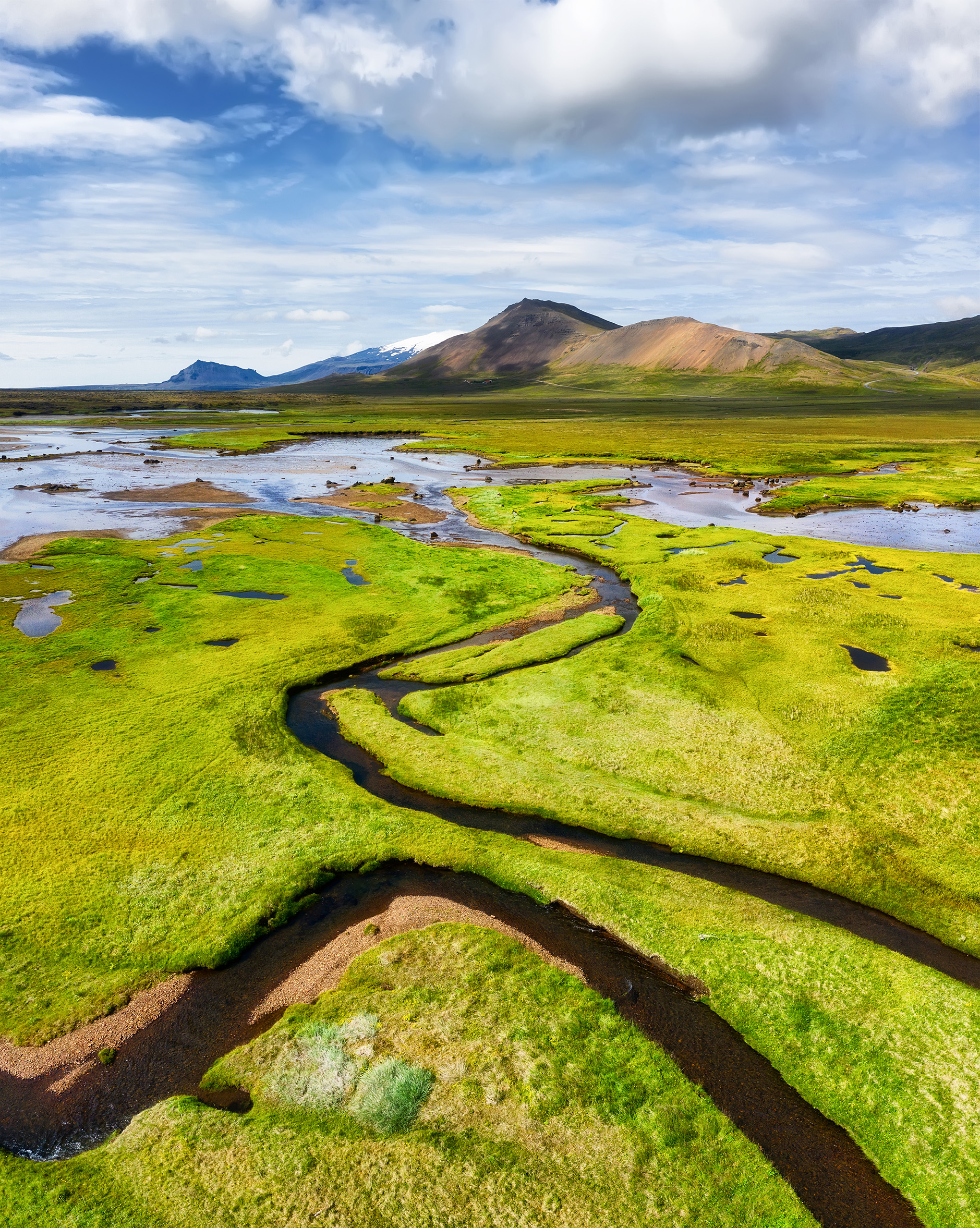 Rzeka Ytri-Rangá w południowej Islandii. Jej źródła znajdują się w okolicach wulkanu Hekla.