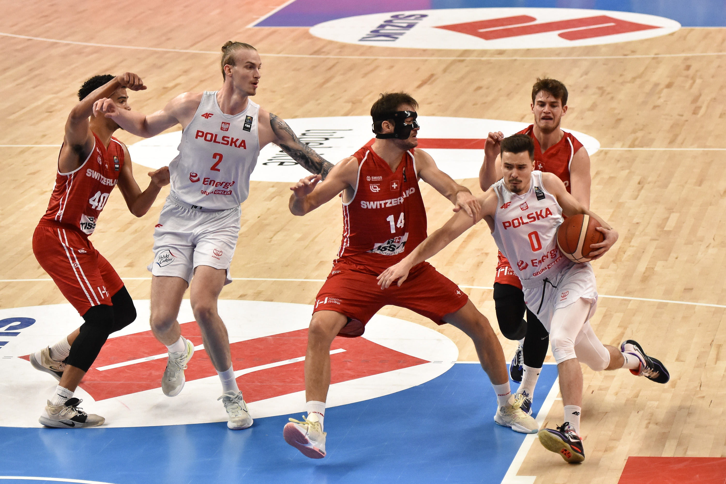 Zanosiło się na kompromitację, ale ostatecznie polscy koszykarze wyraźnie  pokonali Szwajcarię