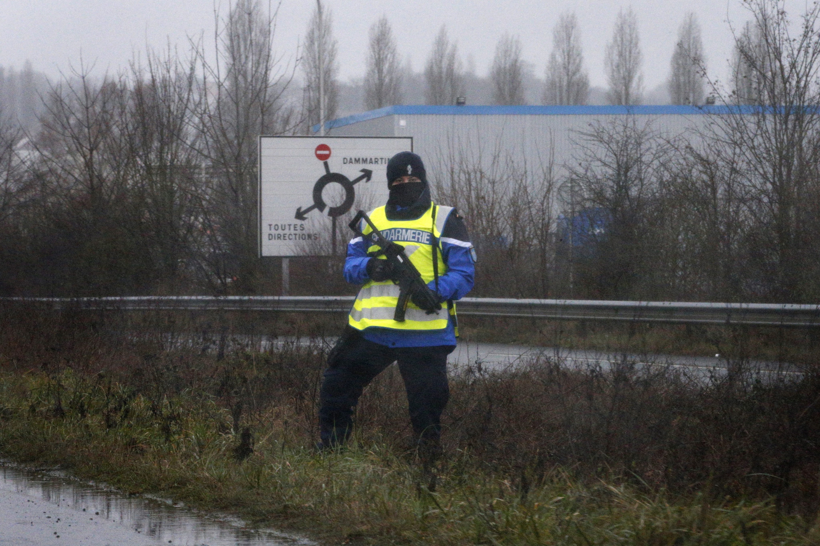 Obława na terrorystów, którzy zaatakowali tygodnik