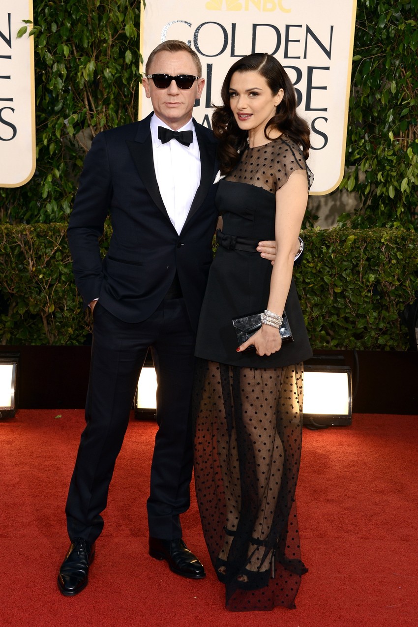 Getty Images/Flash Press Media - Rachel Weisz i Daniel Craig podczas ceremonii wręczenia Golden Globe. Rachel Weisz w kreacji Louis Vuitton z limitowanej kolekcji autorstwa japońskiej artystki Yayoi Kusama.