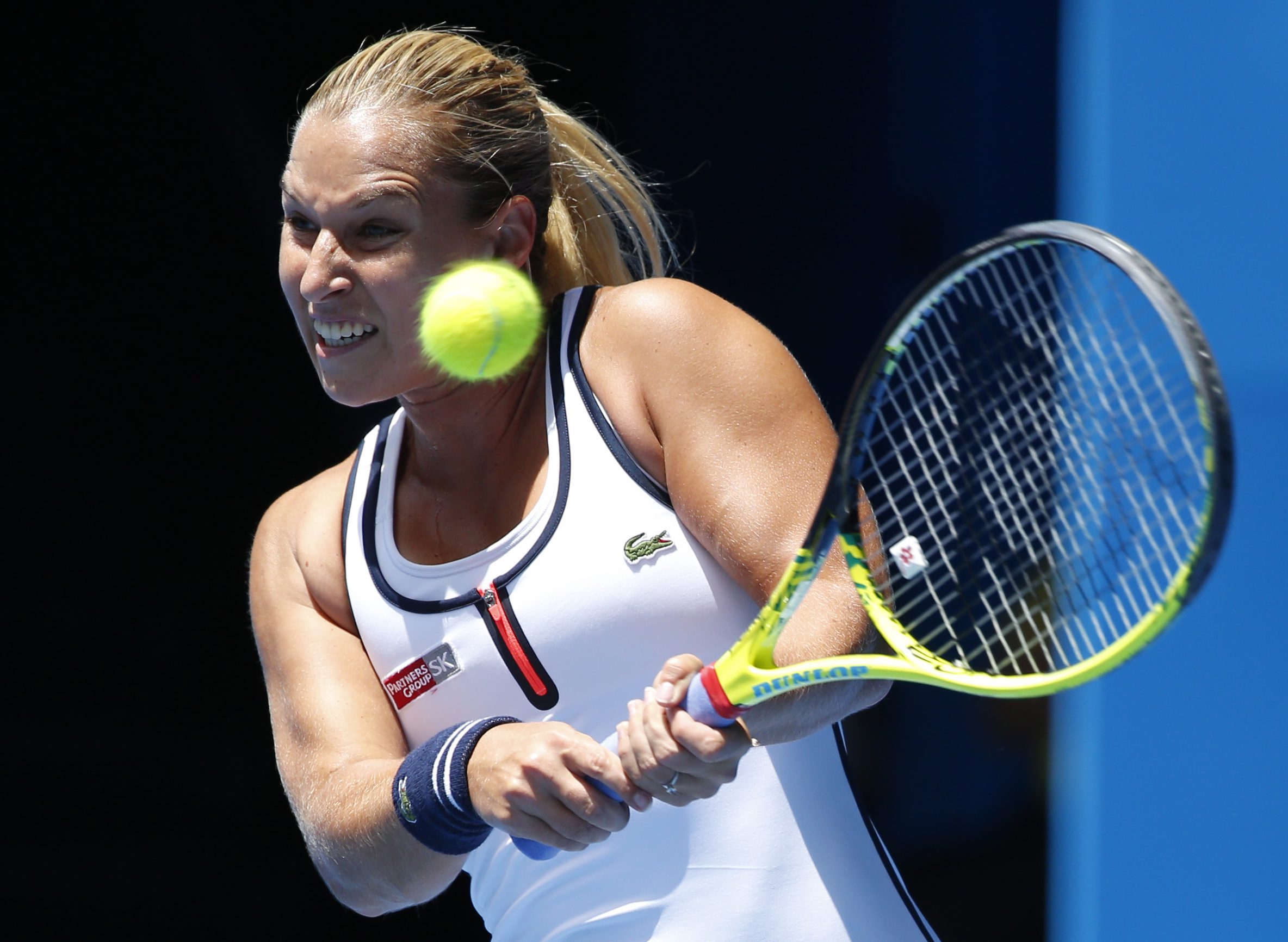 Australian Open: Piękna przegrała z bestią. Serena Williams lepsza od Dominiki Cibulkovej