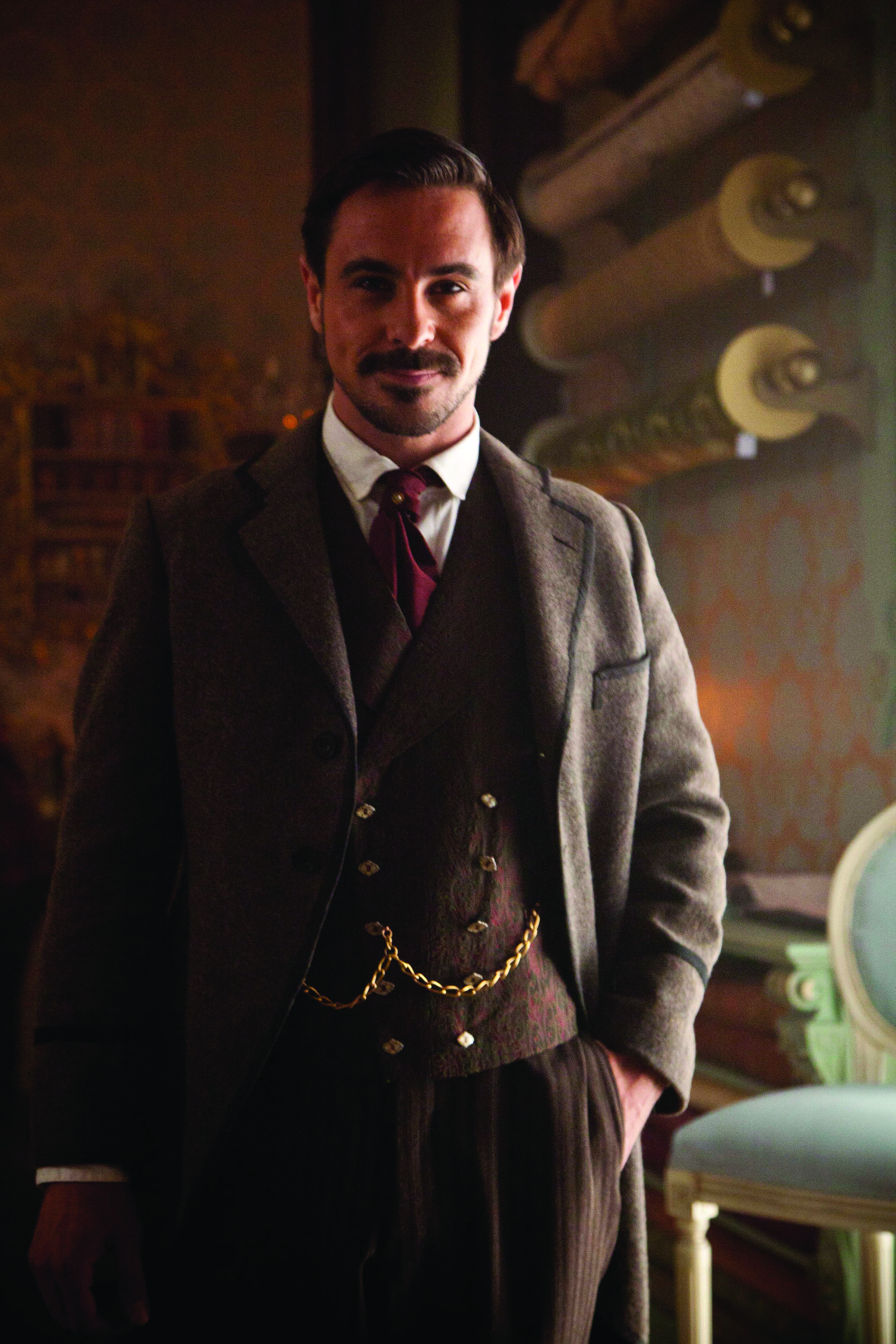 Emun Elliott w serialu