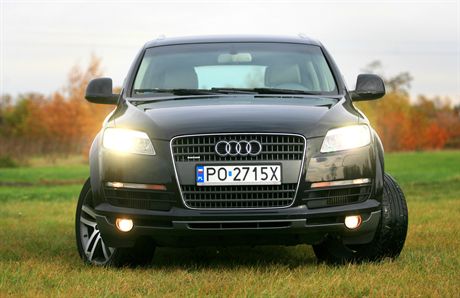 03.11.2006 WarszawaZdjecia do testu samochodu AUDI Q7 Quattro.Fot. Wojciech Grzedzinski