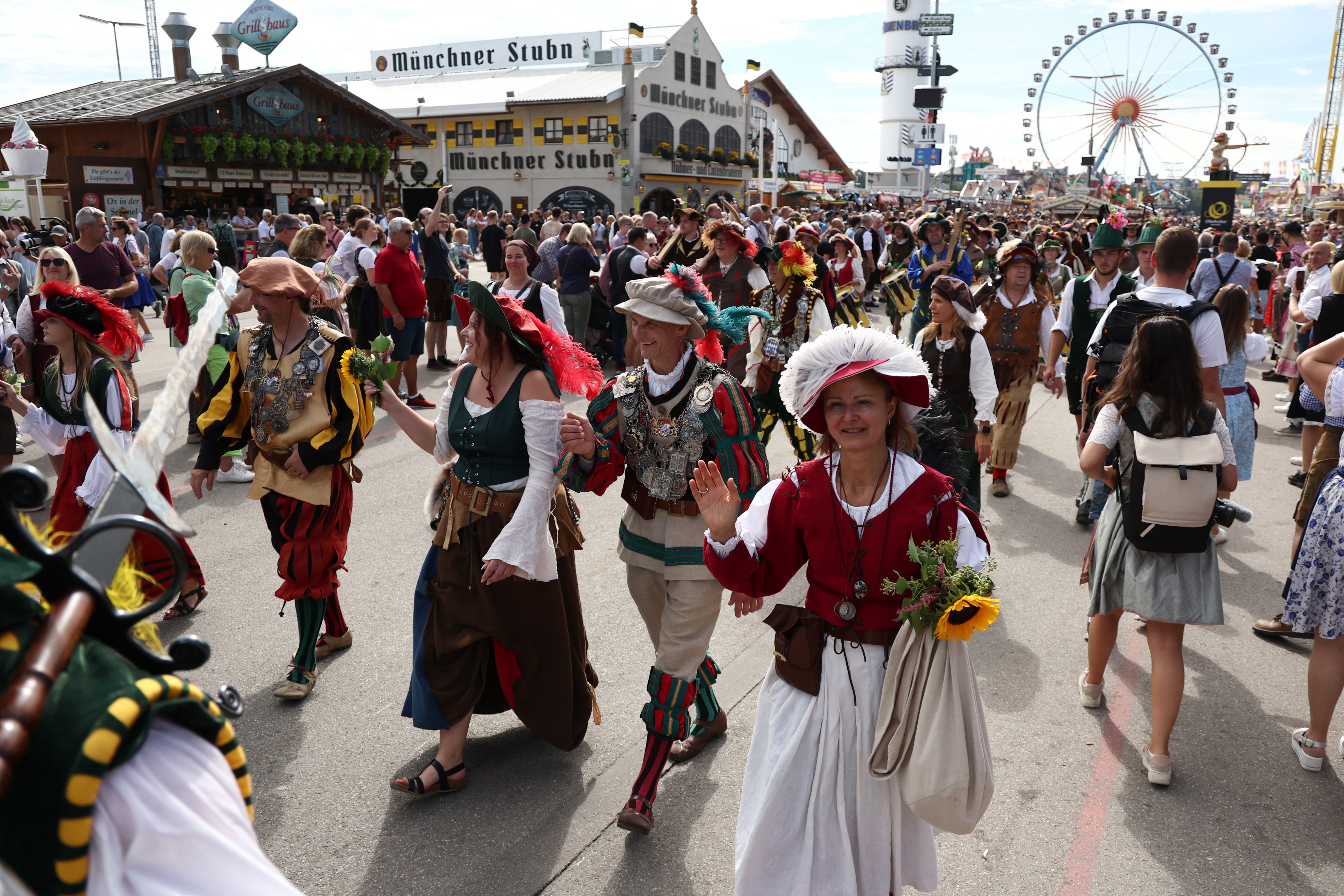 Elkezdődött a müncheni Oktoberfest: elképesztő volt a hangulat az első napon – képgaléria