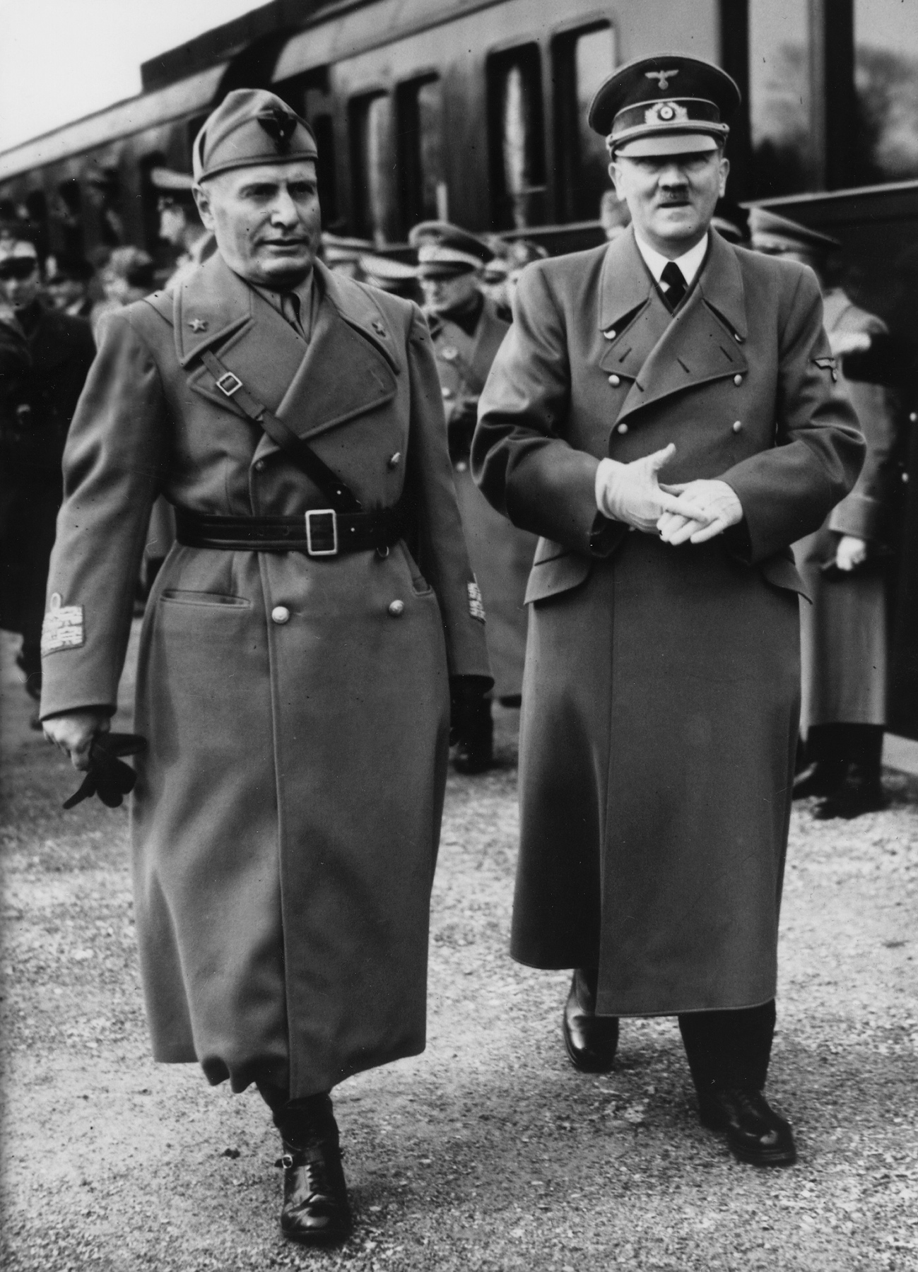 Hitler po wylądowaniu aliantów na Sycylii w lipcu 1943 r. ruszył na spotkanie z Mussolinim, który dwa tygodnie później stracił władzę.