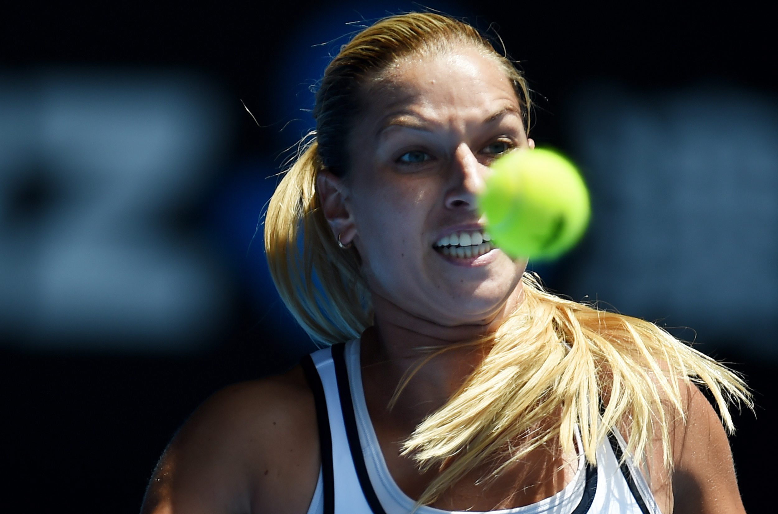 Australian Open: Piękna przegrała z bestią. Serena Williams lepsza od Dominiki Cibulkovej