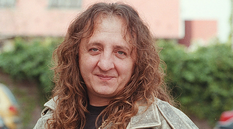 Felfoghatatlan összegért árulják Zámbó Jimmy legendás nyaralóját: A Király bútoraival együtt, ennyiért veheti meg az ingatlant