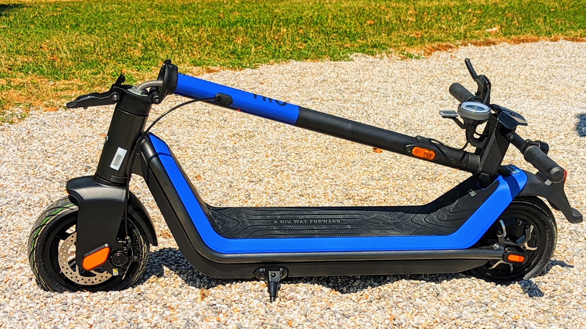 Niu Kqi3 Sport im Test: Dieser E-Scooter macht (fast) alles richtig |  TechStage