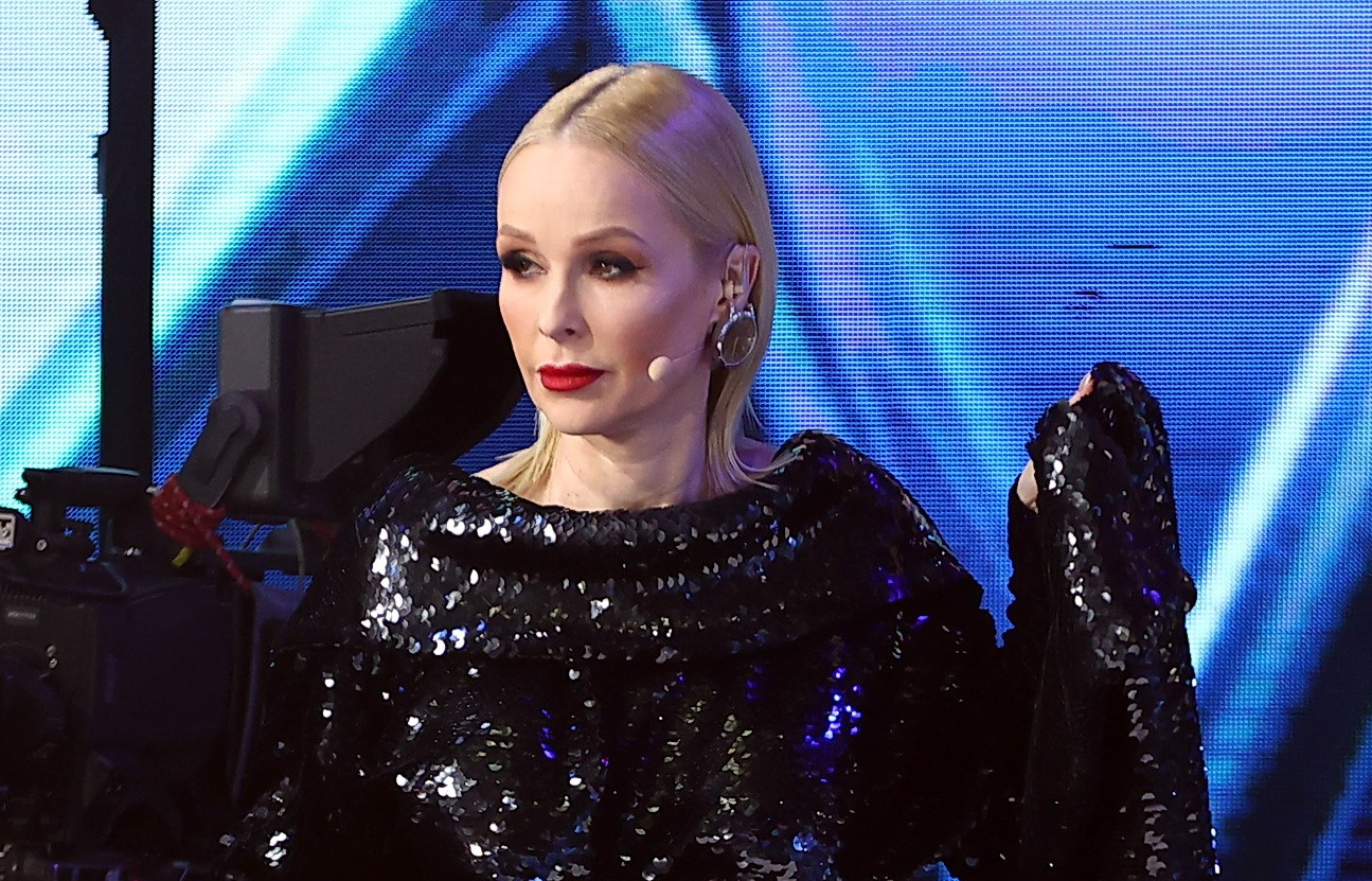 Köllő Babett piszkosul őszintén a plasztikáról: "Én is túl vagyok rajta, de nem bénította le az arcomat"