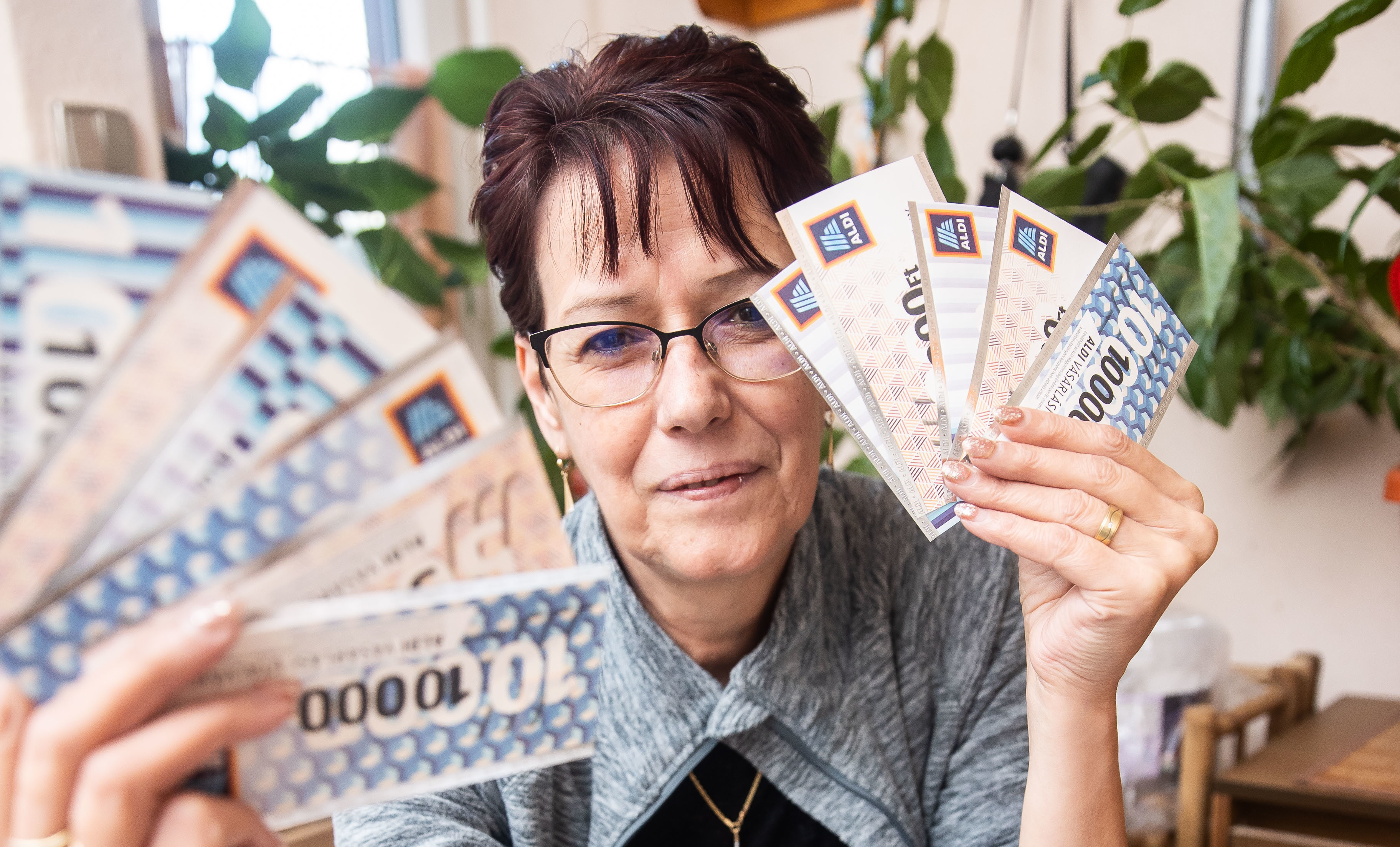 Ajándékokra és élelmiszerre is futja majd a Blikk nyereményéből