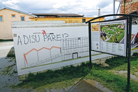 Pitanje: I tamo i ovamo glavno pitanje je: "a di su pare?"