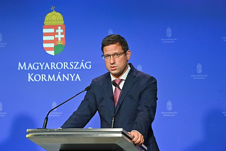 Nyilvánosság előtt, Gulyás Gergelyen kérték számon Mészáros Lőrinc hatalmas vagyonát, meglepő választ adott:  &quot;Az a baj vele, hogy nem harminc vagy negyven van belőle&quot;