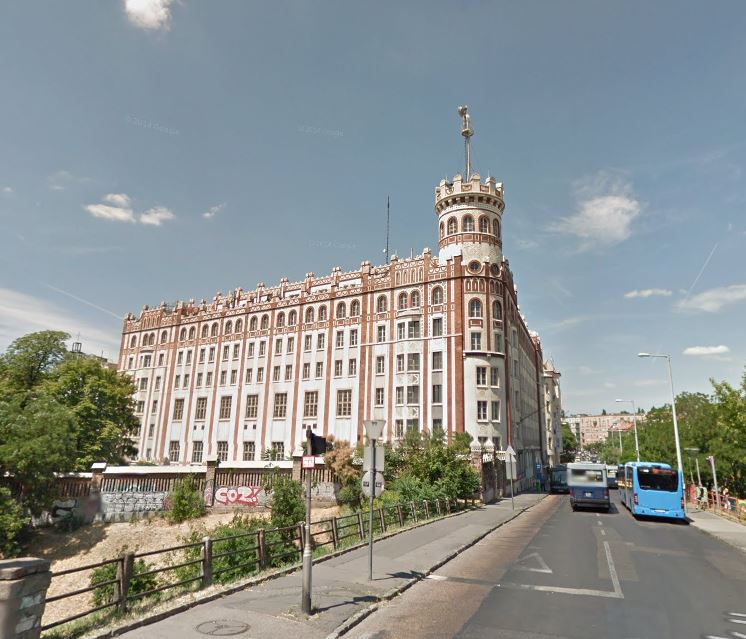 Megvan az új tulajdonosa a Széll Kálmán téri Postapalotának, 14 milliárdért  kelt el - Blikk