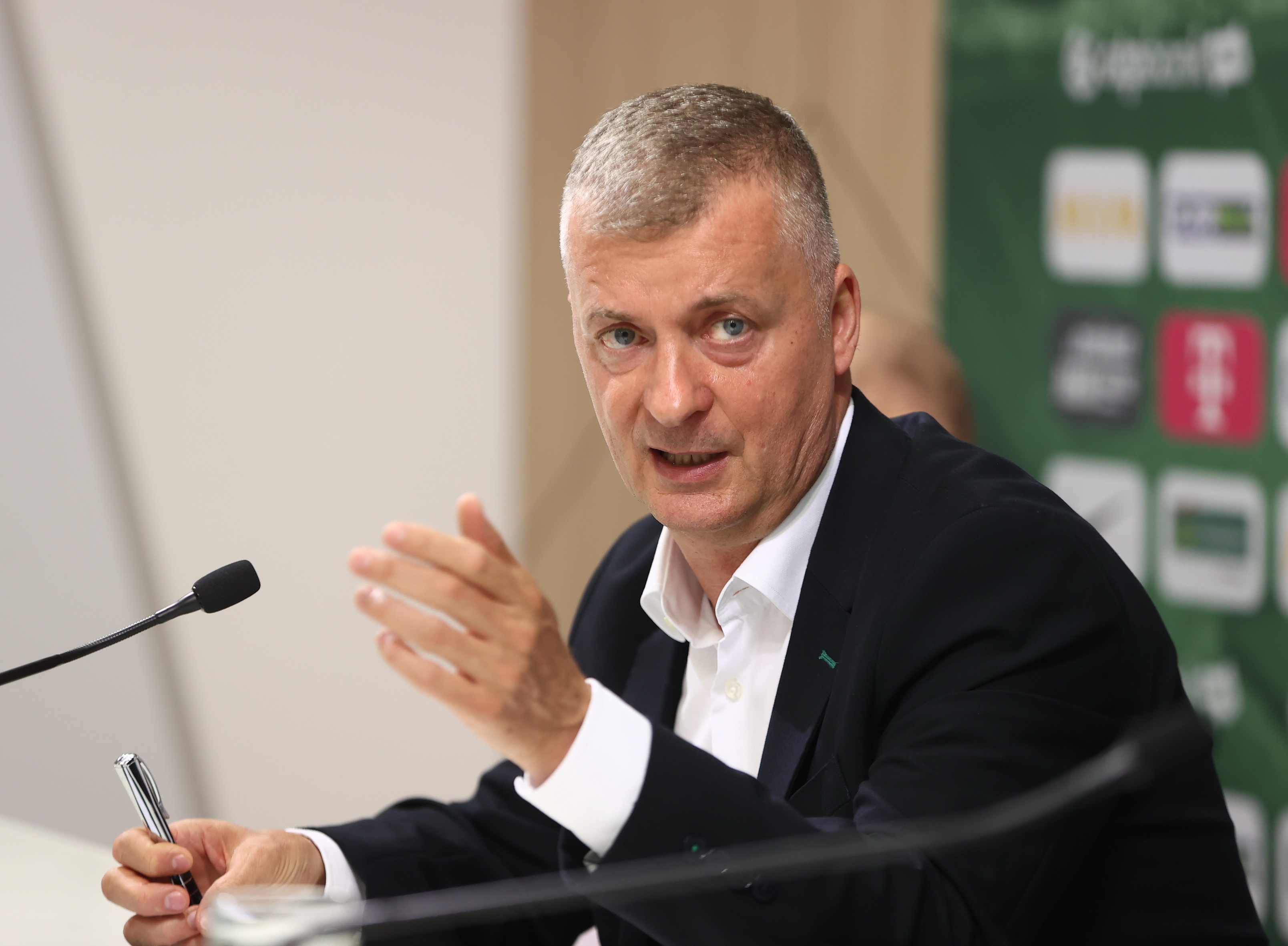 „Nem ő a legélesebb kés a fiókban” – Akkora virtuális pofont adott Kubatov a visszatérni szándékozó Borkainak, hogy a fal adja a másikat