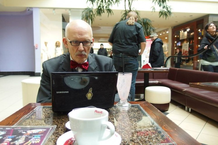 Kongres Nowej Prawicy, odpowiada Janusz Korwin-Mikke (fot. Dominik Charasim)