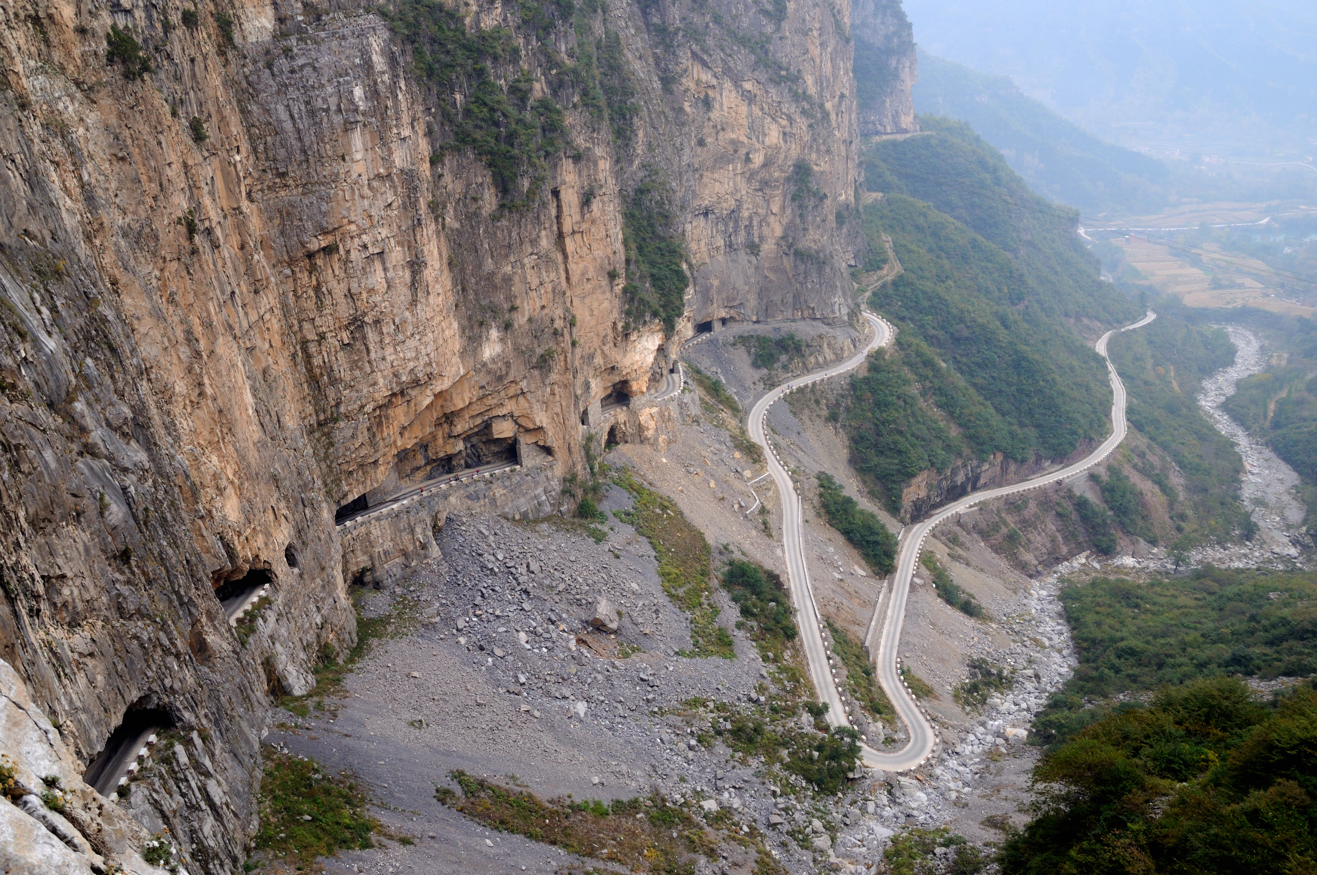 Guoliang, droga w tunelu, Chiny