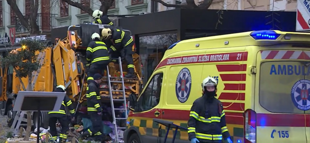 Borzalom: összepréselt a kukásautó egy hajléktalan férfit – videó