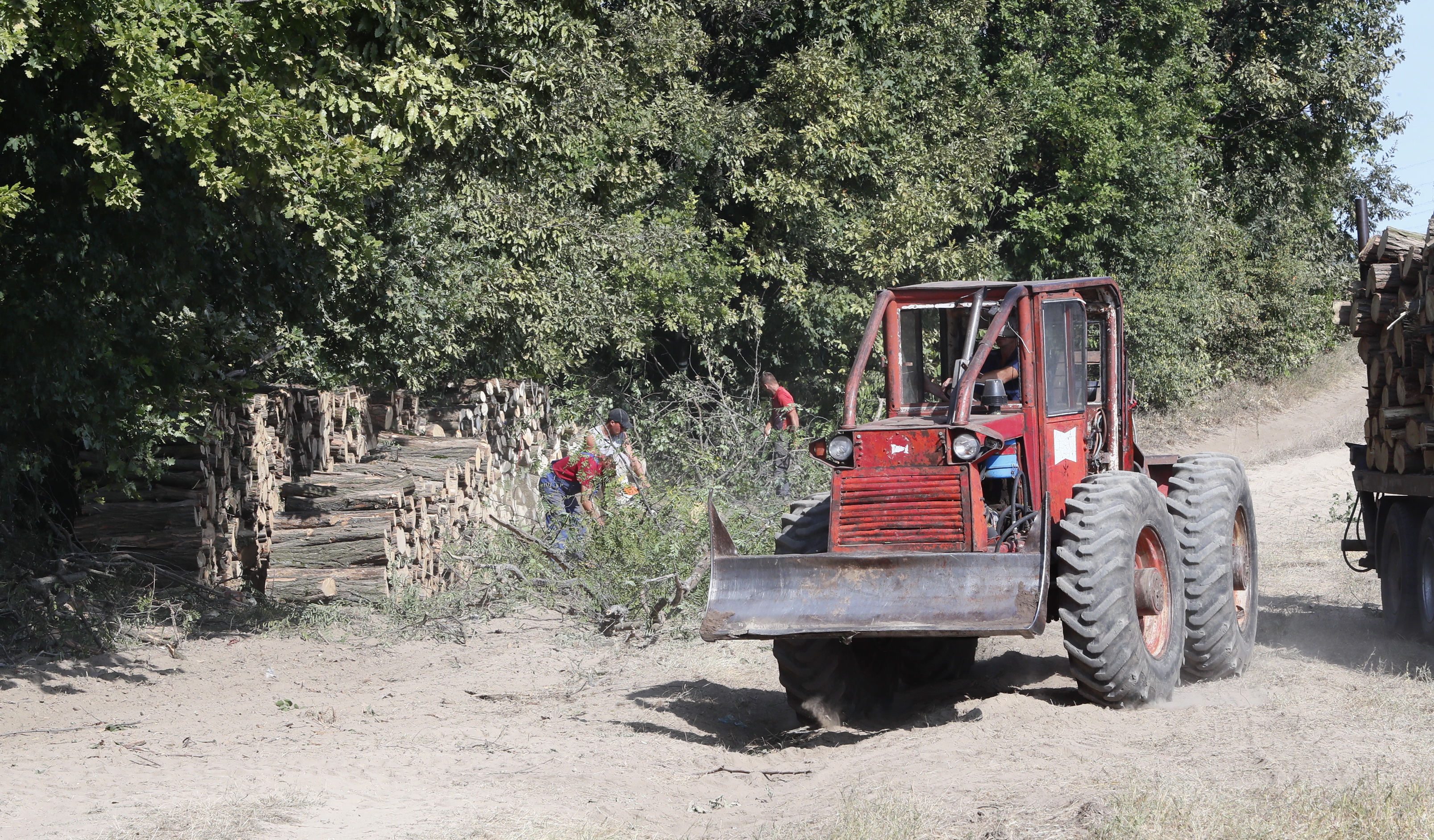 Halálos traktorbaleset Pécsbagotán: a sofőr nem tudott megmenekülni