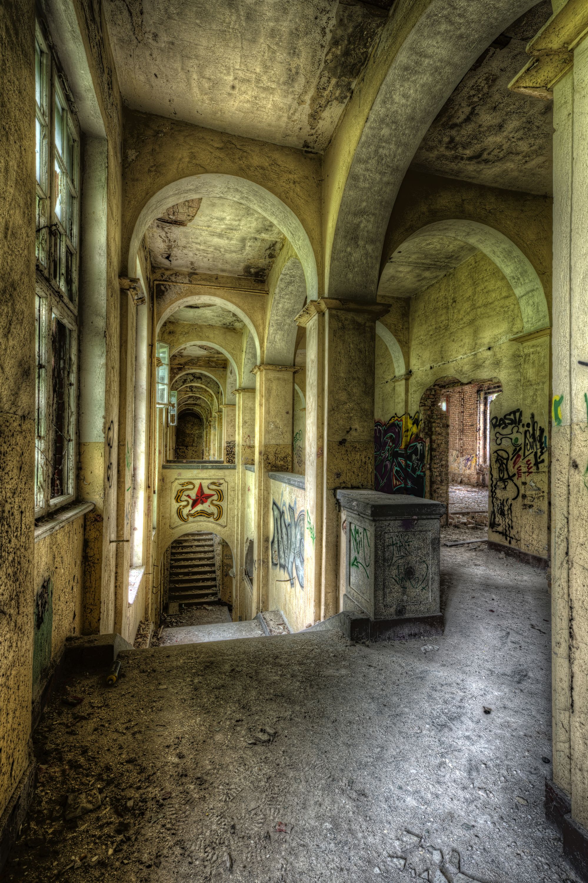 Opuszczony szpital Beelitz-Heilstätten. TUTAJ LECZYŁ SIĘ ADOLF HITLER