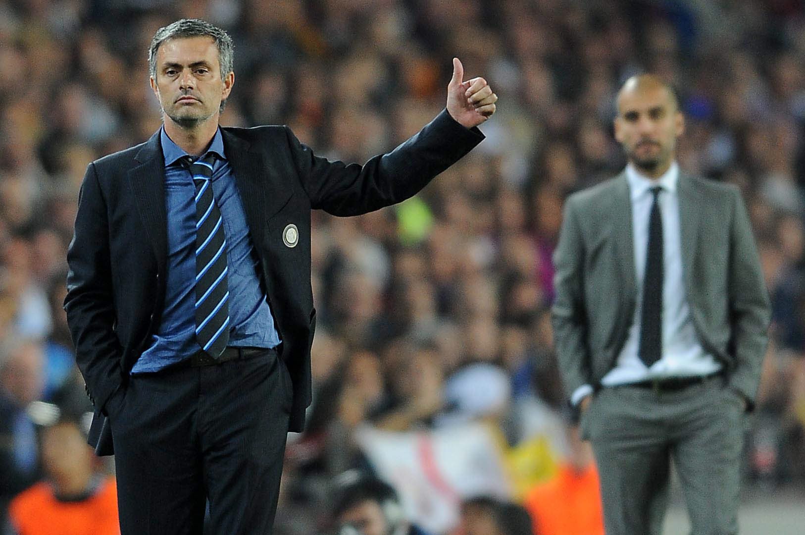 Do londyńskiej Chelsea ściągnął go Roman Abramowicz. Mourinho zbudował drużynę, która dwukrotnie wygrała Premier League, a kibice na Stamford Bridge nazwali go