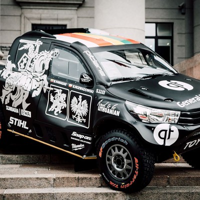 Toyota Hilux Black Hawk V litewsko-polskiego teamu Pitlane przygotowana na Rajd Dakar