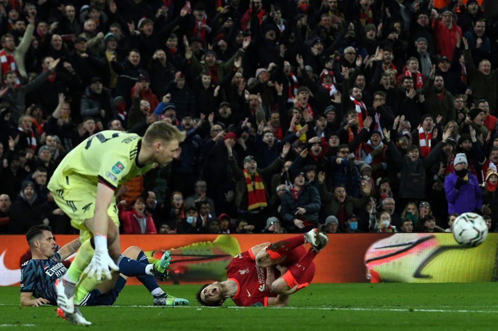 Toothless Liverpool held by 10-man Arsenal in League Cup semi