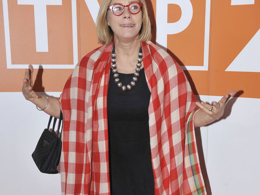 Małgorzata Potocka w szalu przypominającym obrus