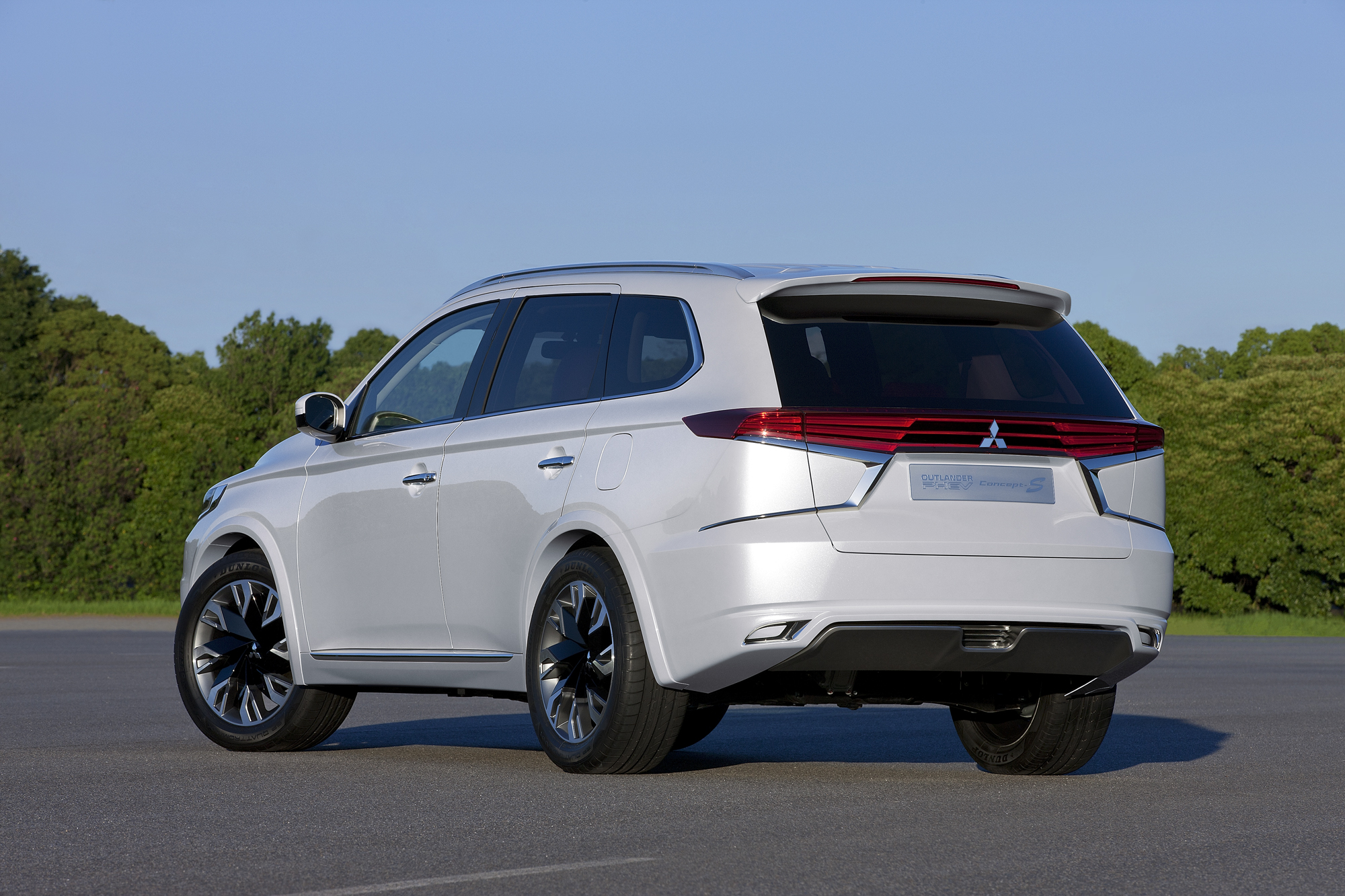 Mitsubishi outlander PHEV Concept-S