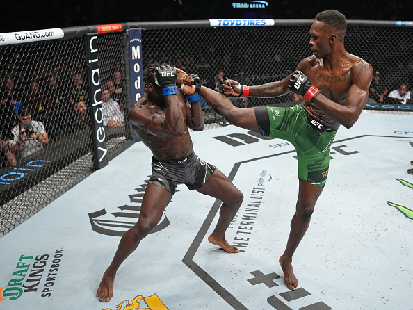 Israel Adesanya defeats Jared Cannonier to retain title at UFC 276