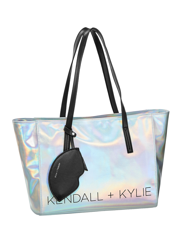 Imádni fogod: A DEICHMANN piacra dobja második exkluzív táskakollekcióját  Kendall és Kylie Jennerrel - Glamour