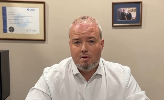 Kilenc hónapos belháború után lemondott a Fidesz egri frakcióvezetője