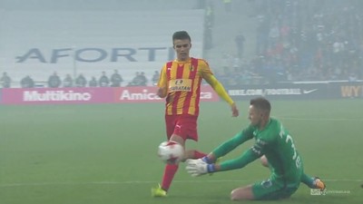 Lech - Korona (1:0): Lech mógł szybko stracić prowadzenie! Przytomna interwencja Putnockiego