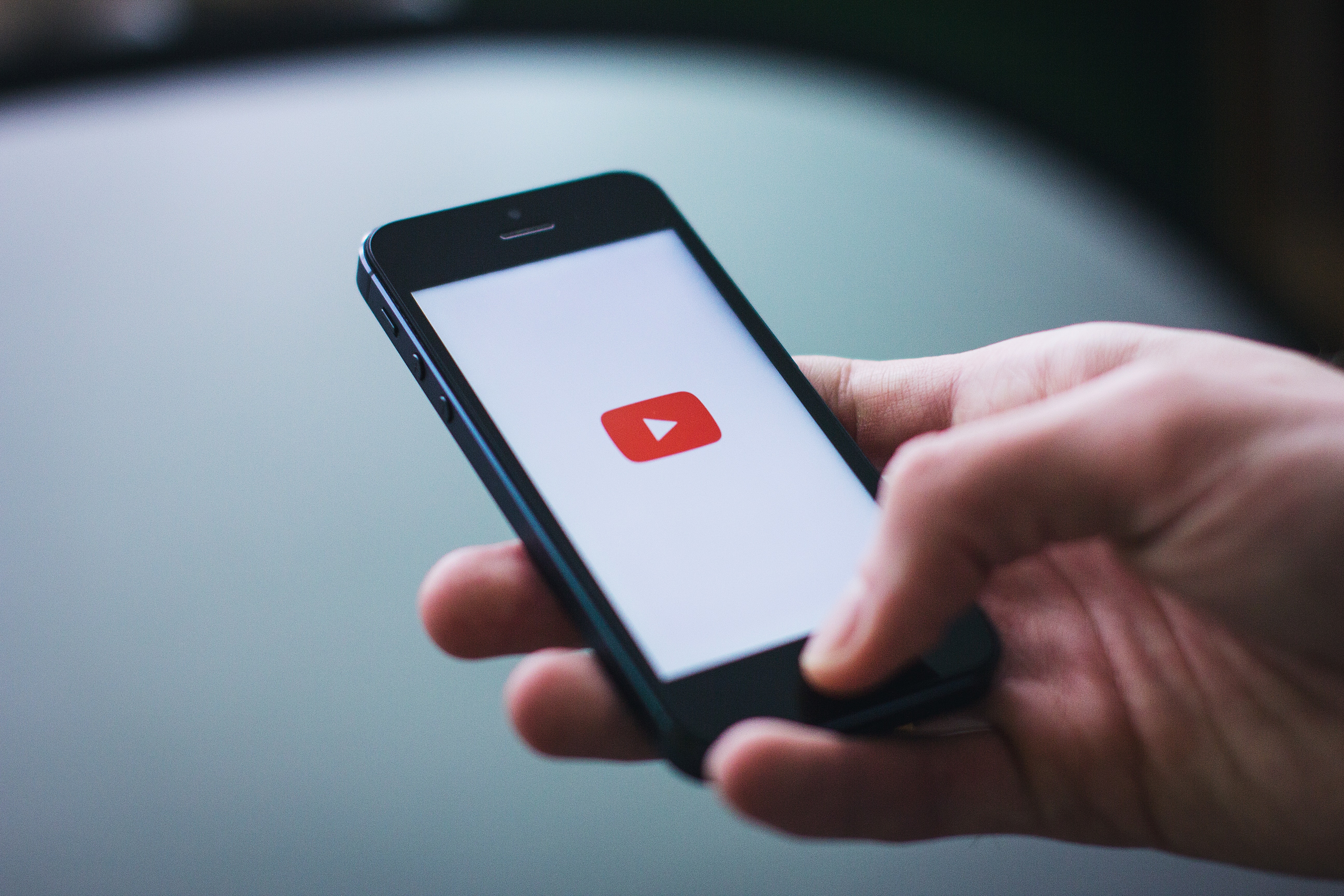 Hatalmas változás jön a YouTube-nál: ez most mindenkit érint