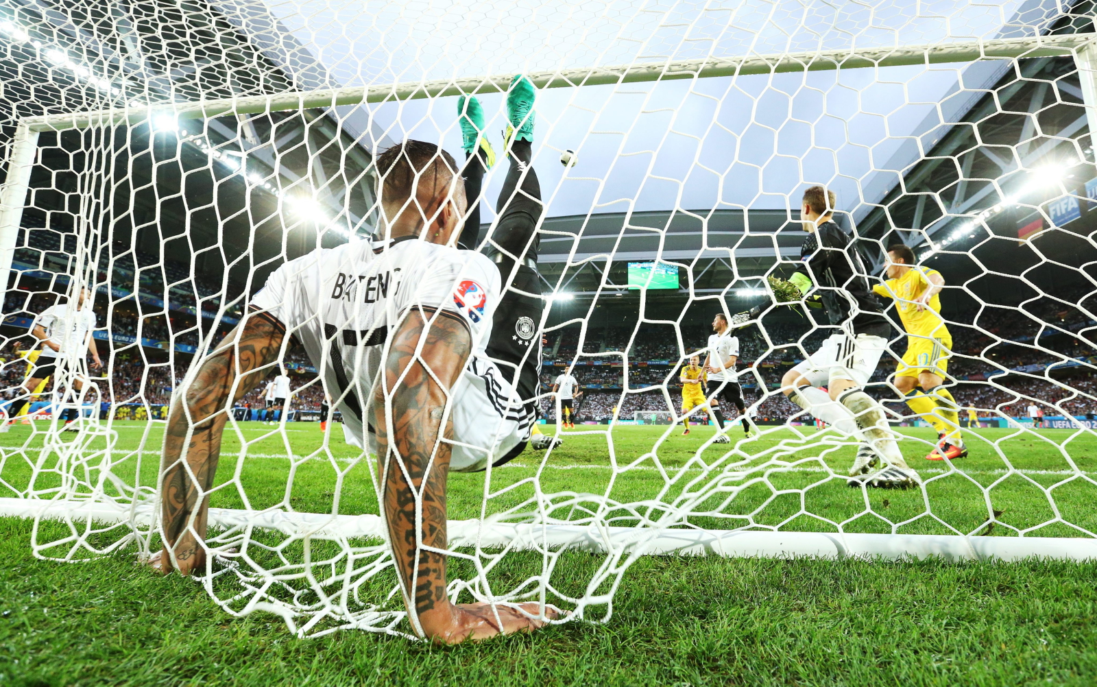 To może być najlepsza interwencja Euro 2016. Boateng uratował Niemców przed stratą gola