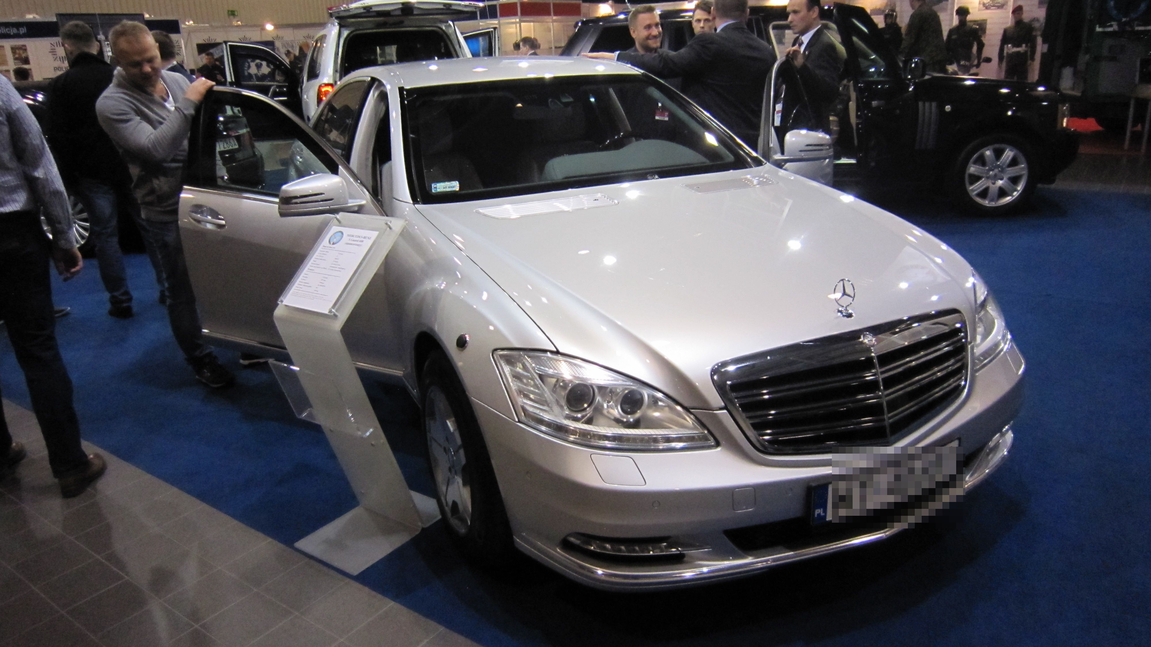 Samochód BOR - Mercedes S 600 Guard