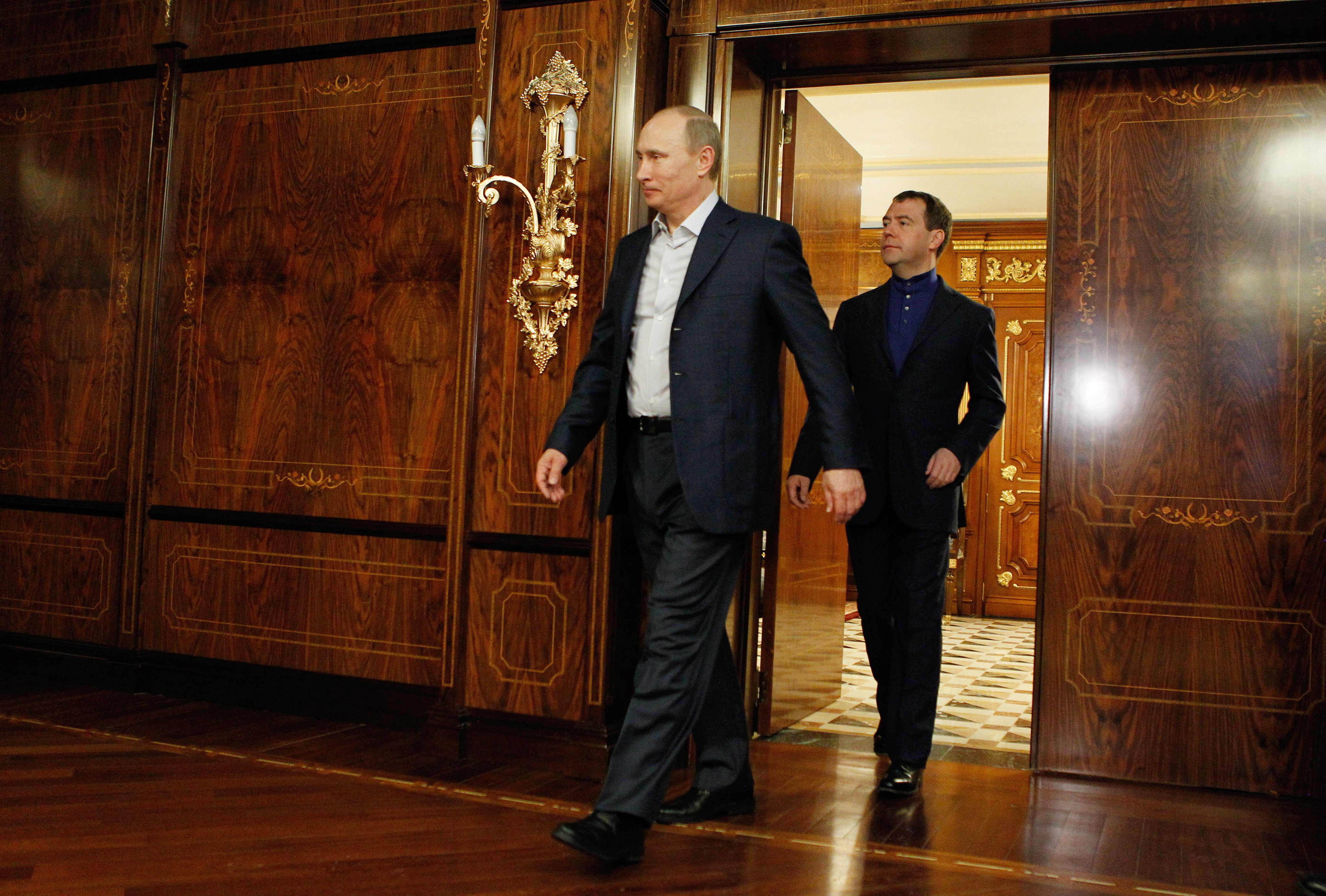 Dmitrij Miedwiediew pogratulował Władimirowi Putinowi powrotu na Kreml