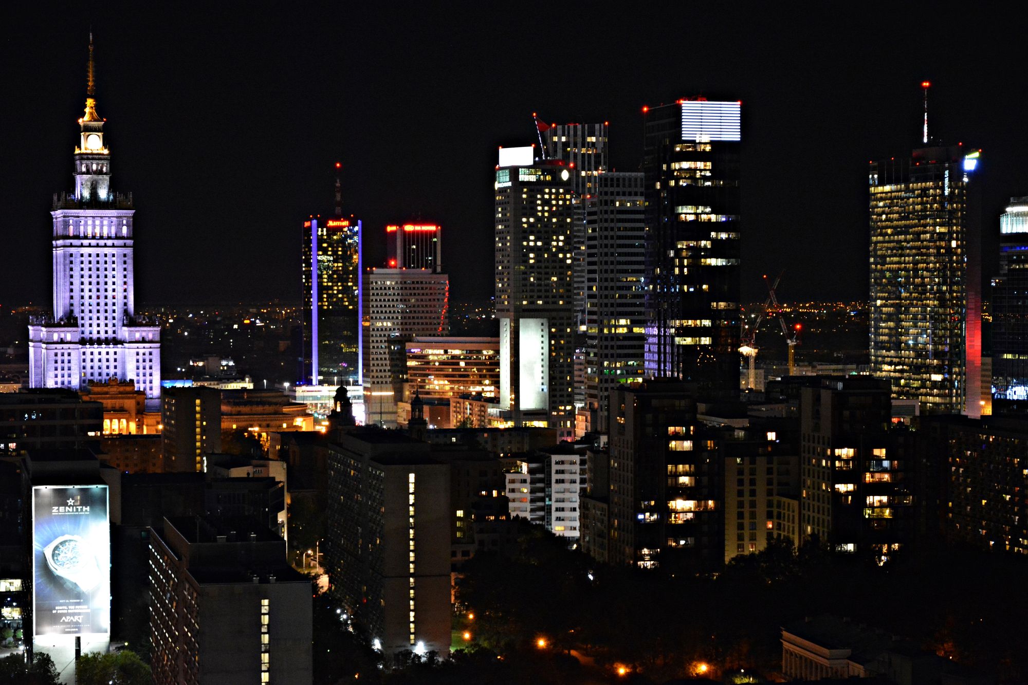 Podczas Nocy Wieżowców – ta zorganizowana została już po raz trzeci – można było wejść do lub na ponad 15 z nich, w tym m.in. Intraco, Warsaw Spire, Prosta Tower, Warsaw Trade Tower i Złota 44.