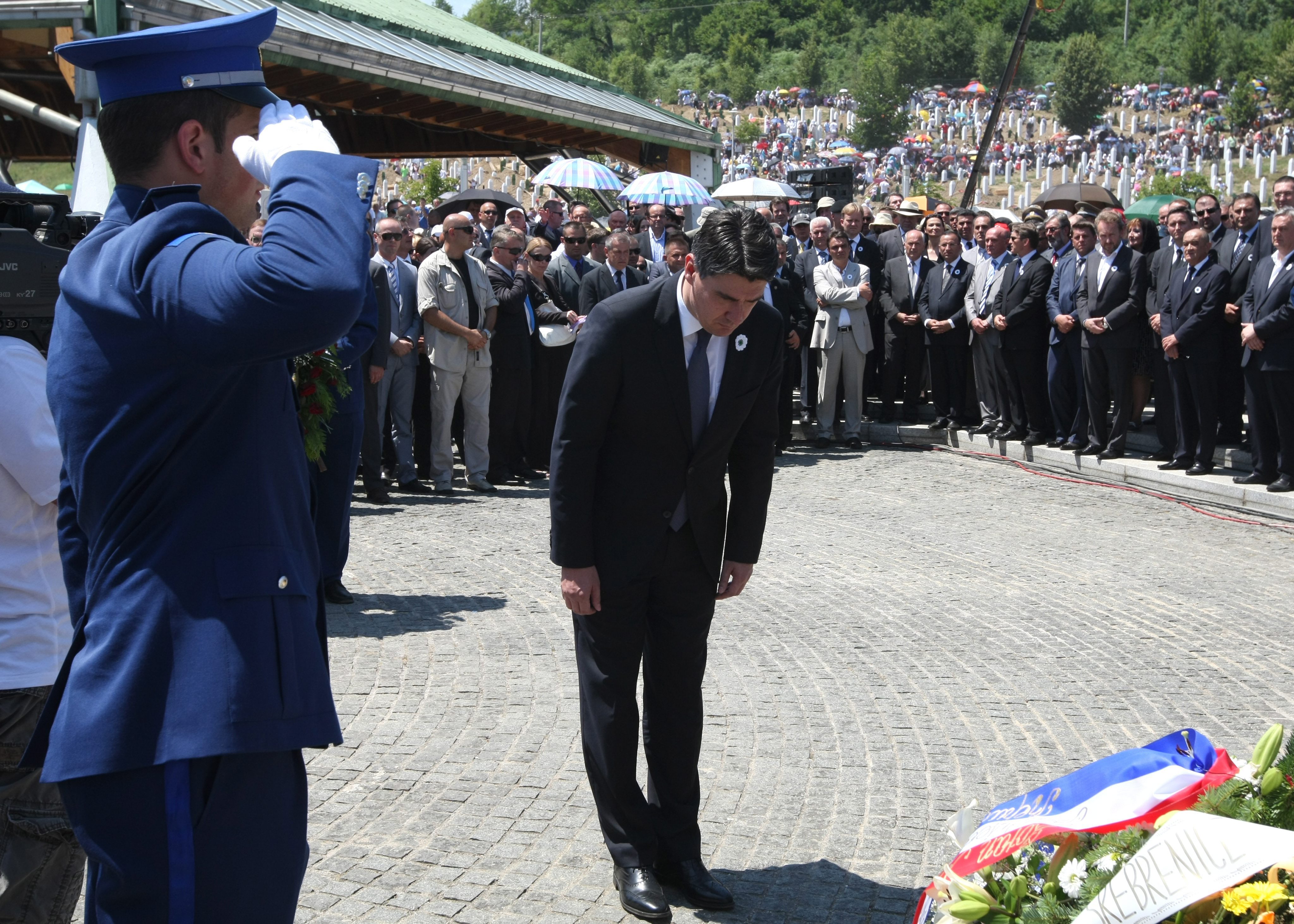 Pogrzeb ofiar masakry w Srebrenicy