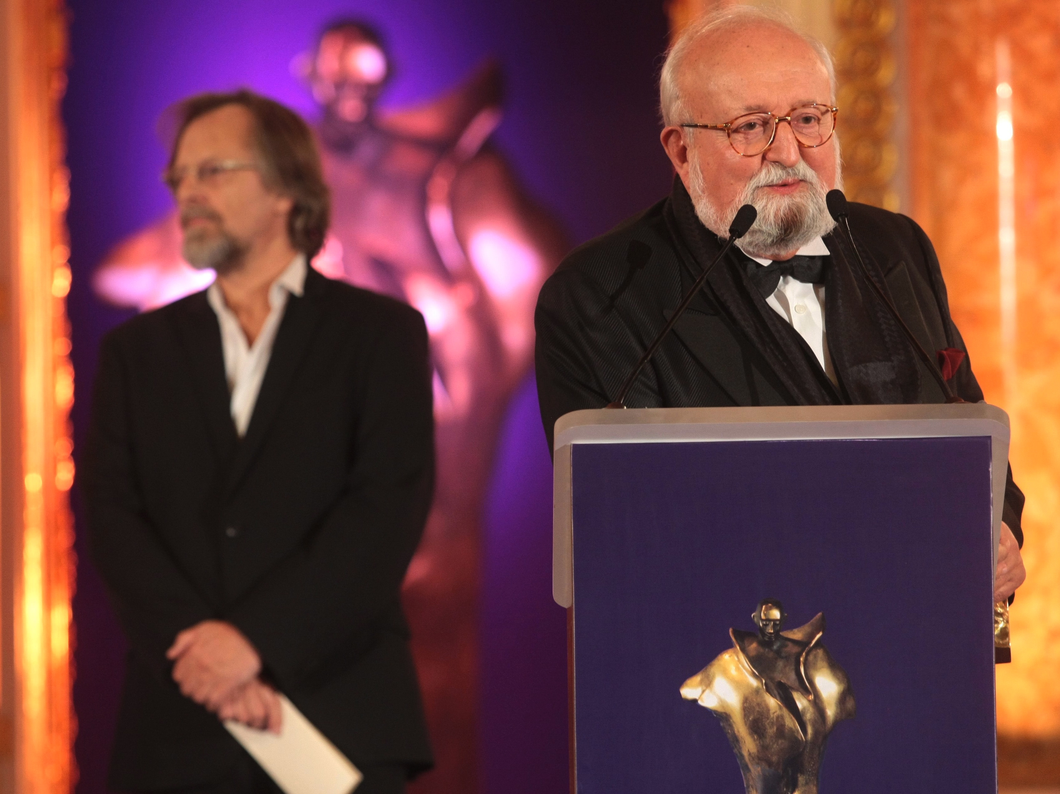 Jan Kaczmarek wręczył kompozytorowi Krzysztofowi Pendereckiemu Superwiktora 2010