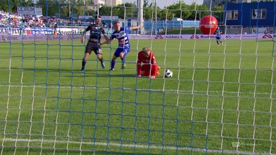 Wisła P. - Lech (0:1): Szwoch przed świetną szansą na wyrównanie! 25-latek nie wykorzystał cudnego podania Furmana