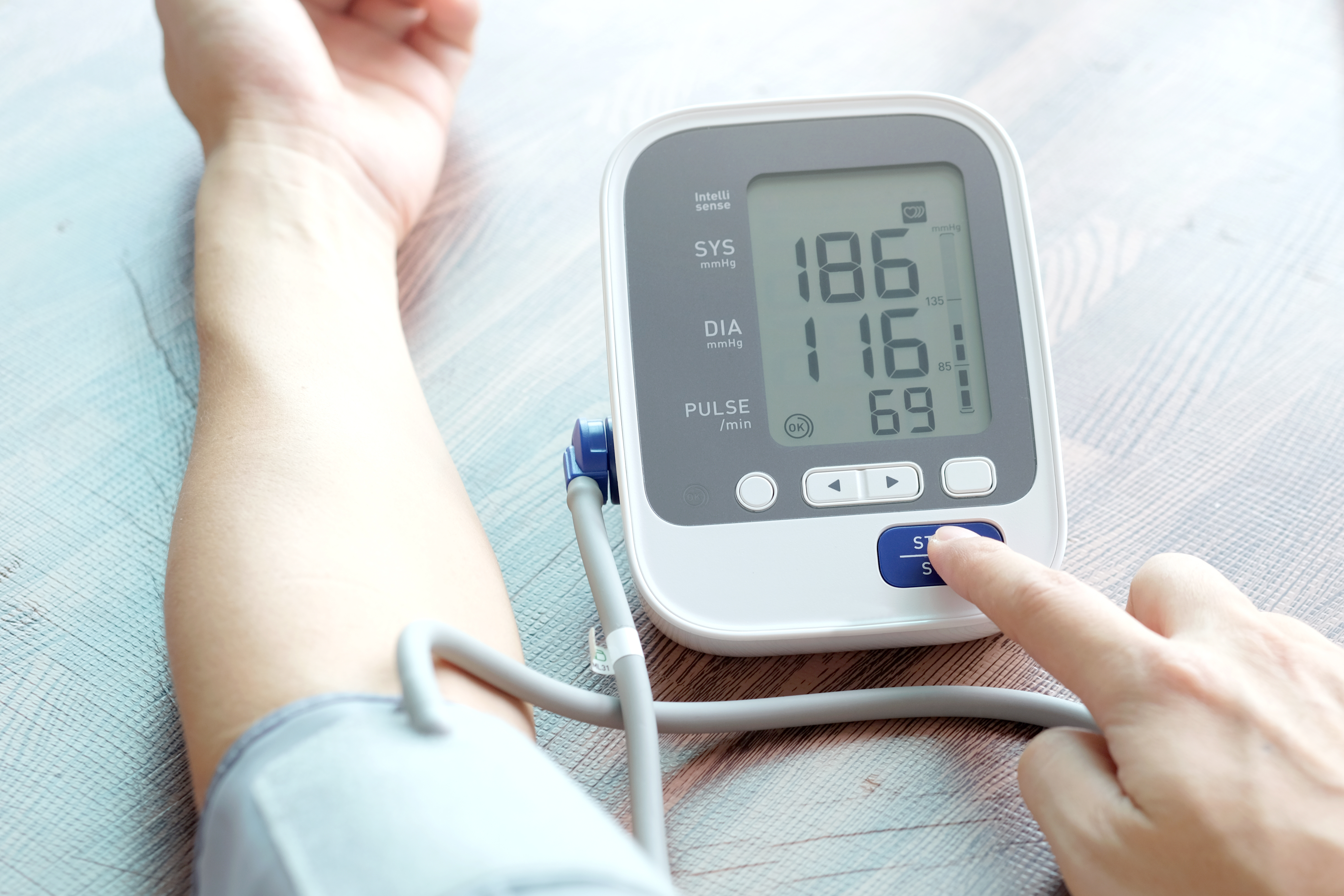 hogyan lehet enyhíteni a magas vérnyomás támadását otthon