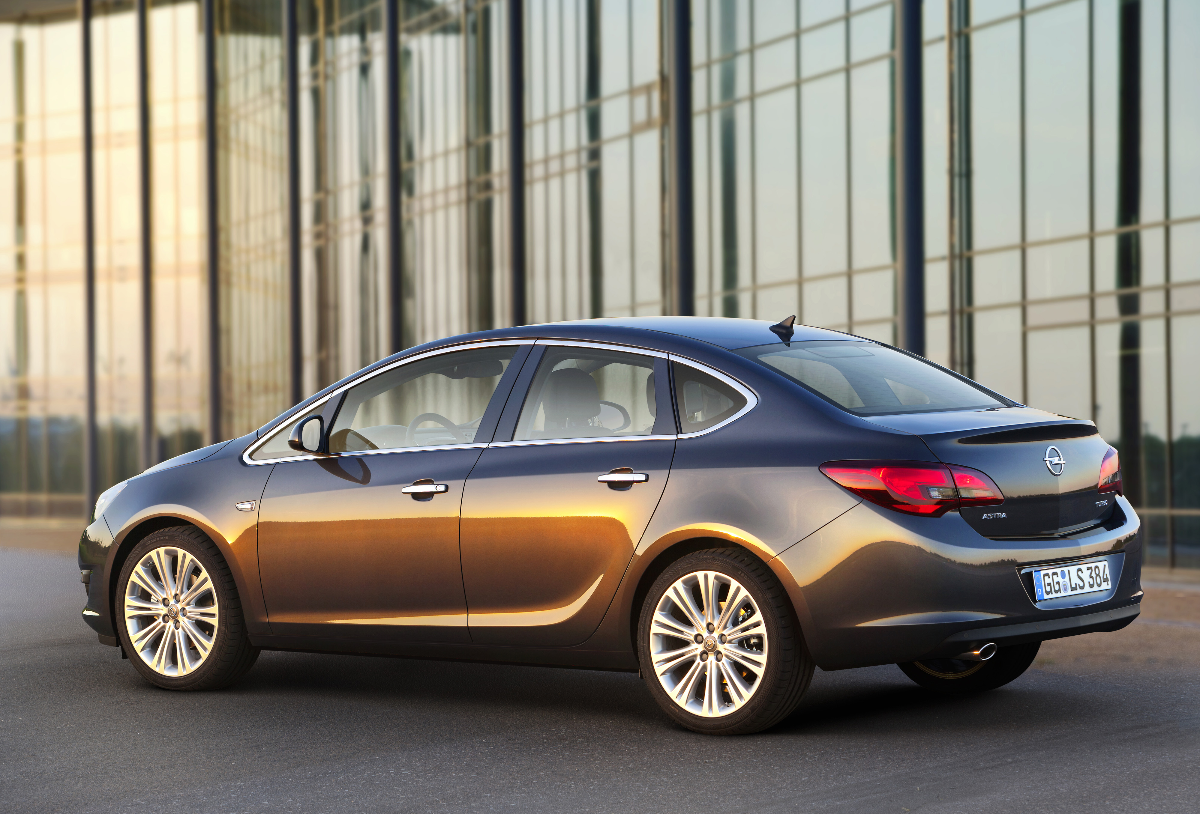 Opel astra sedan