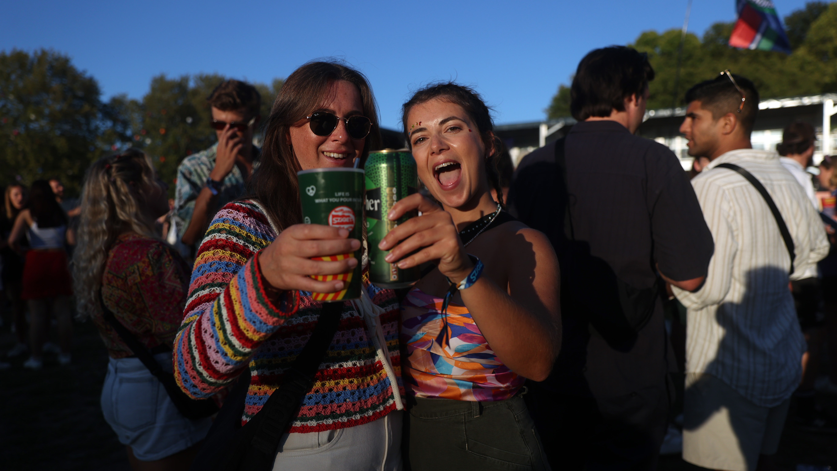 Horrorárak a Sziget Fesztiválon – Innál egy koktélt? 4000 Ft fölött perkálhatsz érte – Mutatjuk, mi mennyibe kerül az év buliján