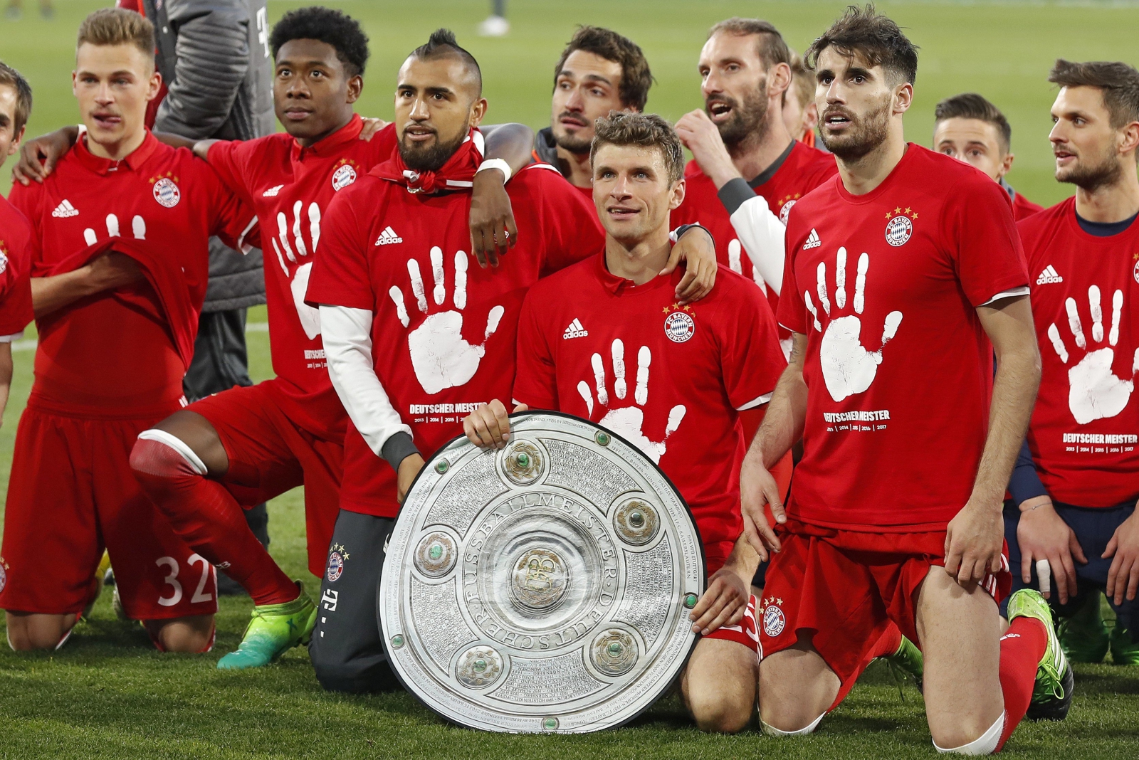 Tak Robert Lewandowski cieszył się z kolegami z Bayernu z kolejnego mistrzostwa Niemiec