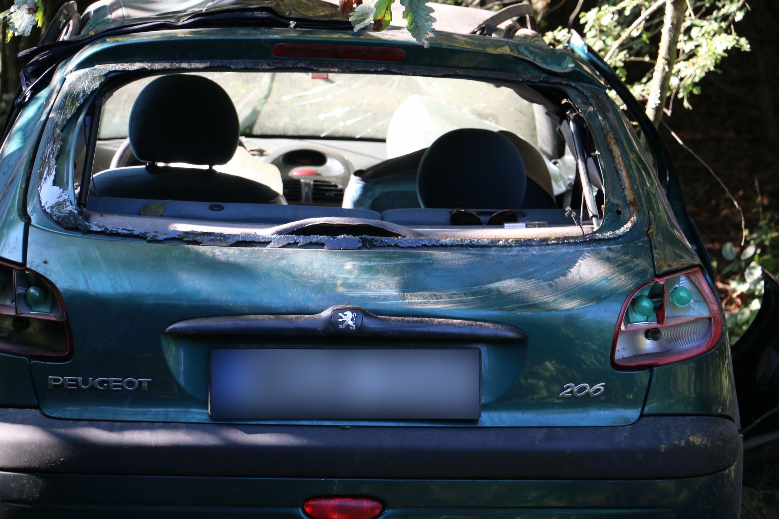 Halálos baleset Somogy vármegyében: 47 éves nő halt meg, nem volt bekötve a biztonsági öve – helyszíni fotók