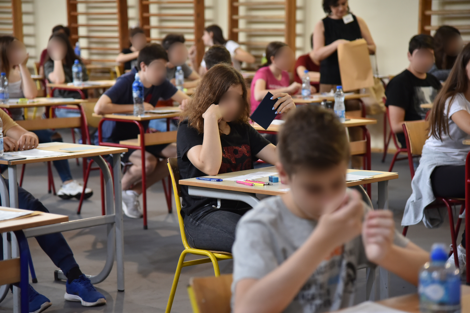 "Teško im da upamte bilo koji zadatak koji zahteva pamćenje ili složeniji misaoni proces": Đaci u Srbiji sve lošiji na prvom testu posle leta, zaborave gradivo