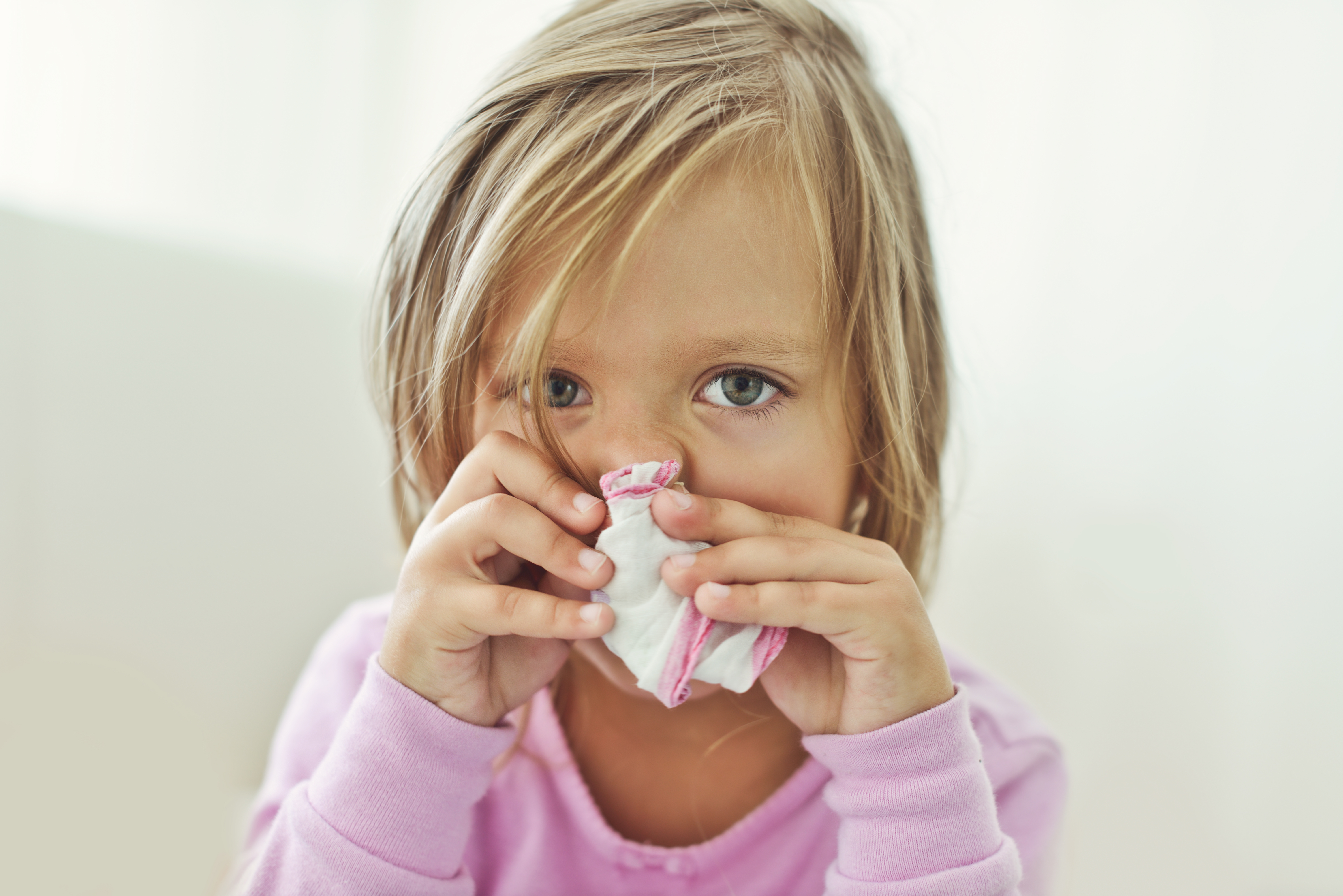Figyelem: a gyakori fülbetegségektől is megmentheti a gyereket, ha helyesen  fújja az orrát - Blikk