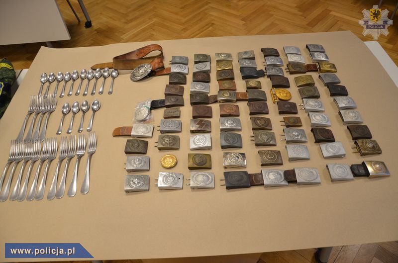 Przedmioty znalezione w mieszkaniu zatrzymanego Rosjanina