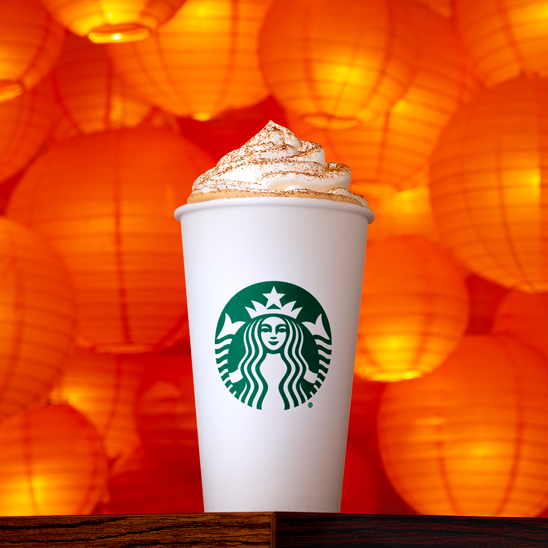 Jön az ősz kedvenc itala a Starbucks kávézókba: A Pumpkin Spice Latte idén  először teljesen vegán változatban! - Glamour