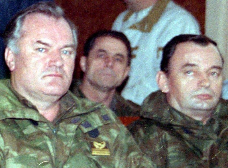 Ratko Mladić siedzi 